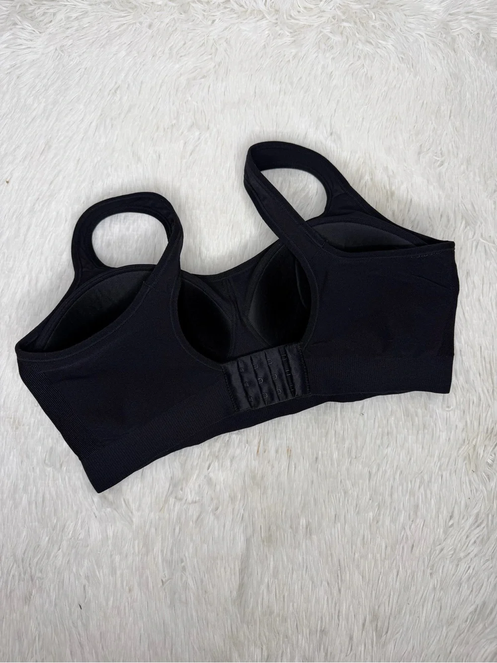 UNDEROUTFIT / The Comfort Shaping Bra Black Style # 457 / L